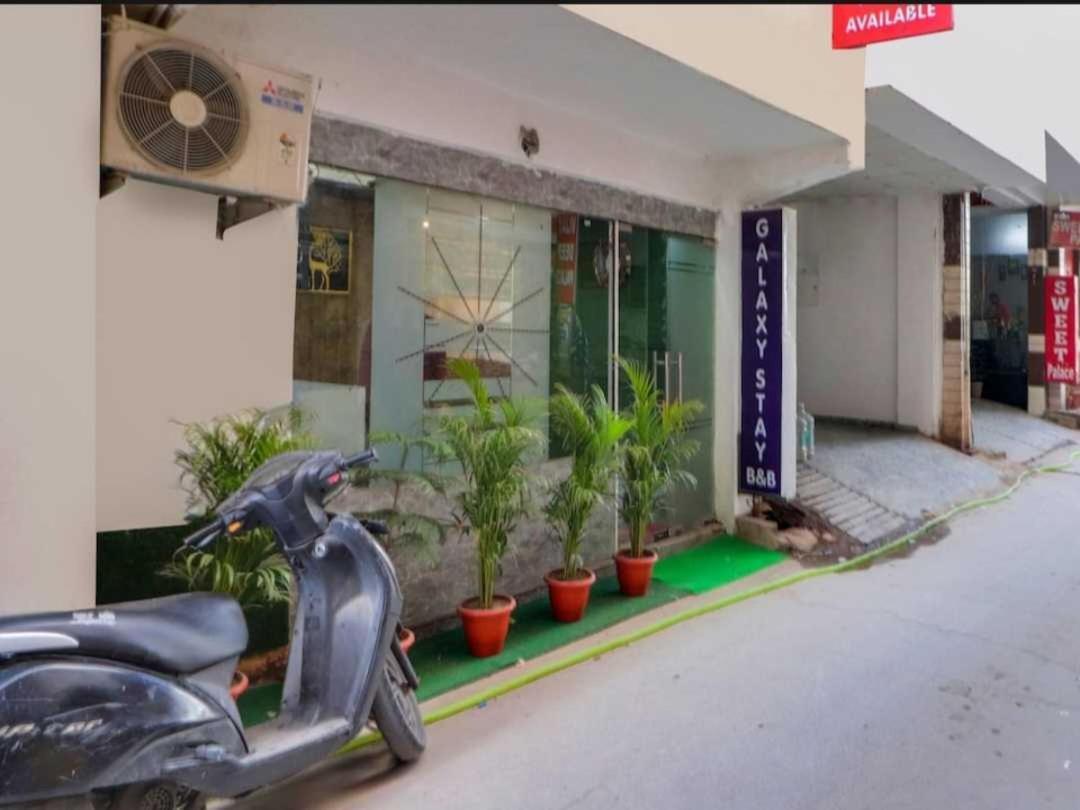 Hotel O Galaxy Stay New Delhi Eksteriør bilde
