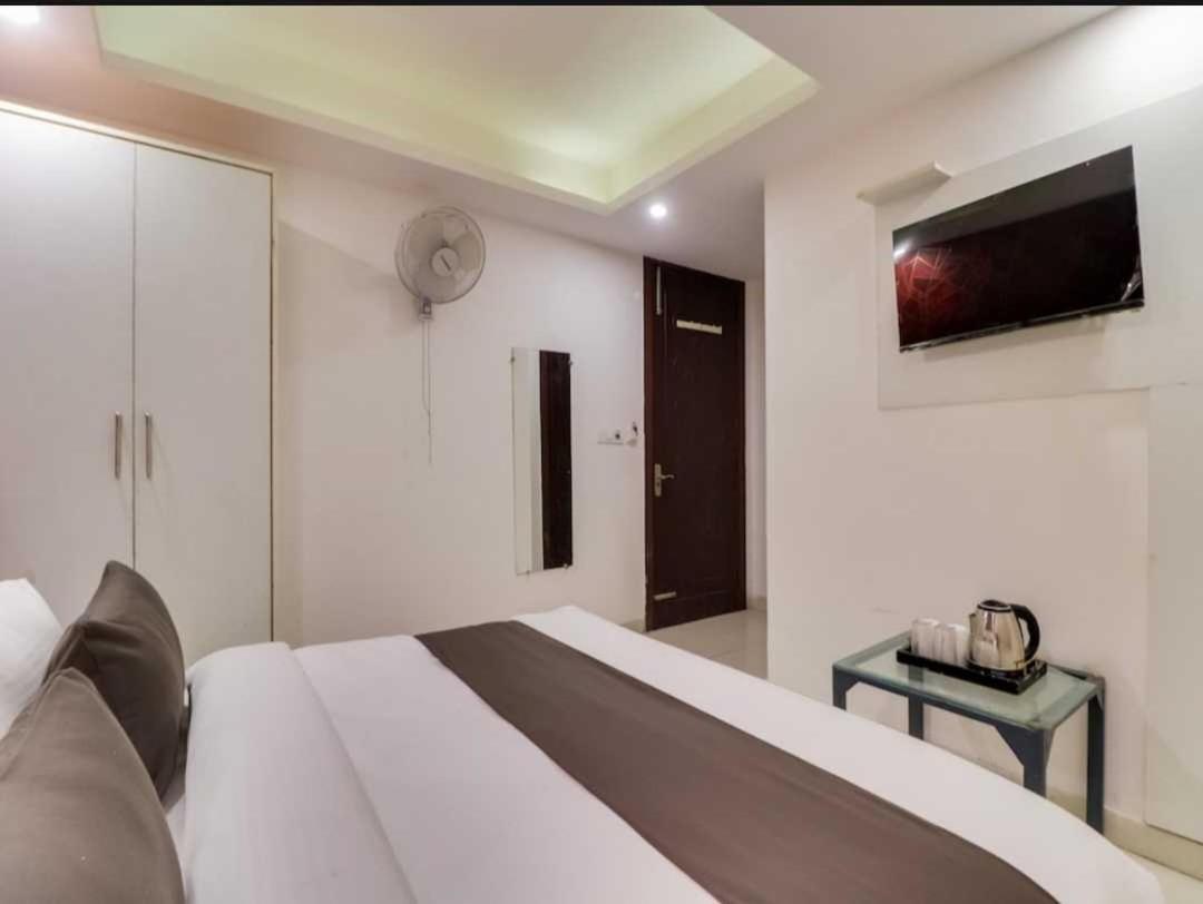 Hotel O Galaxy Stay New Delhi Eksteriør bilde
